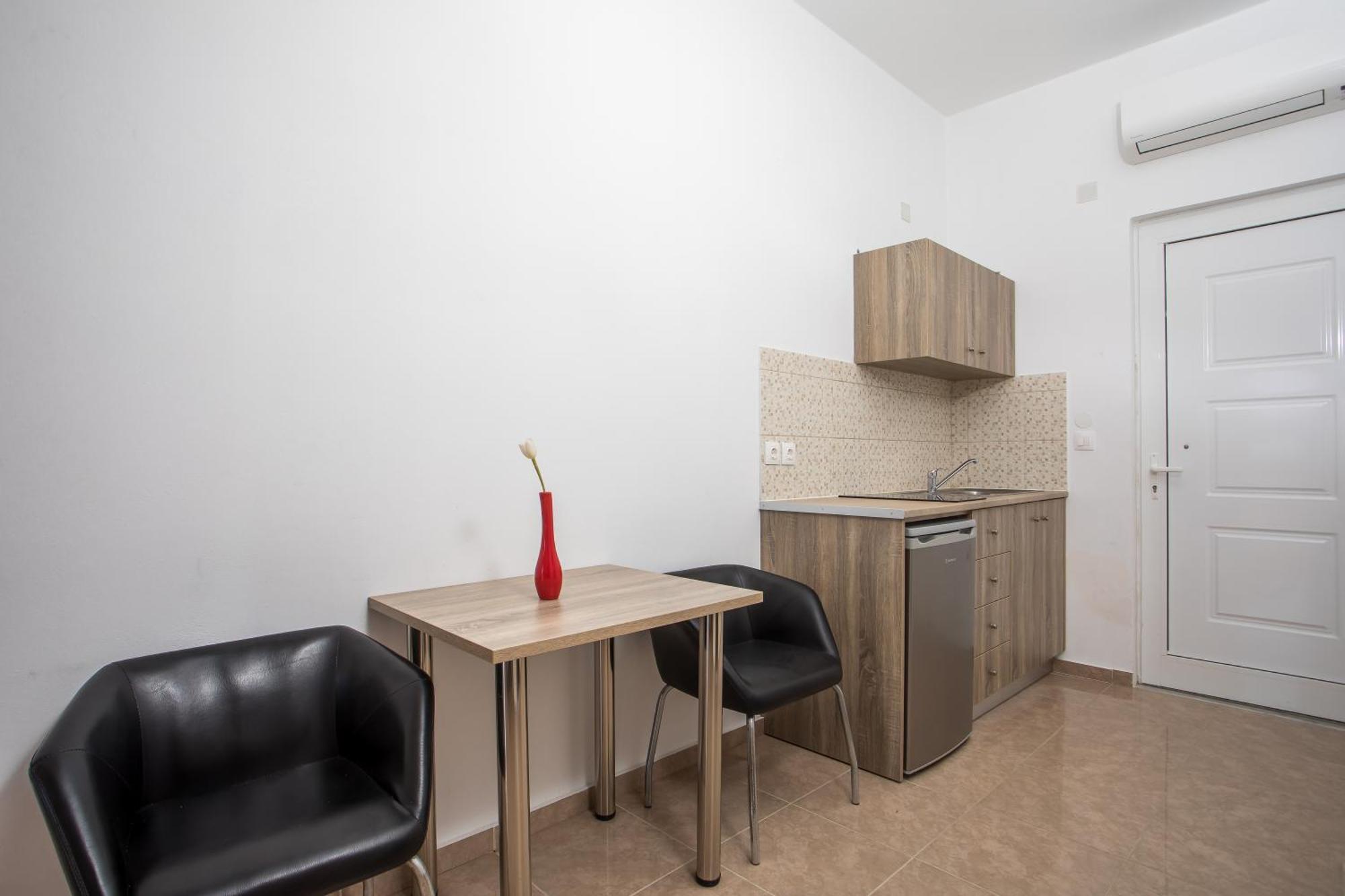 Al Mare Apartments Afantou Bagian luar foto