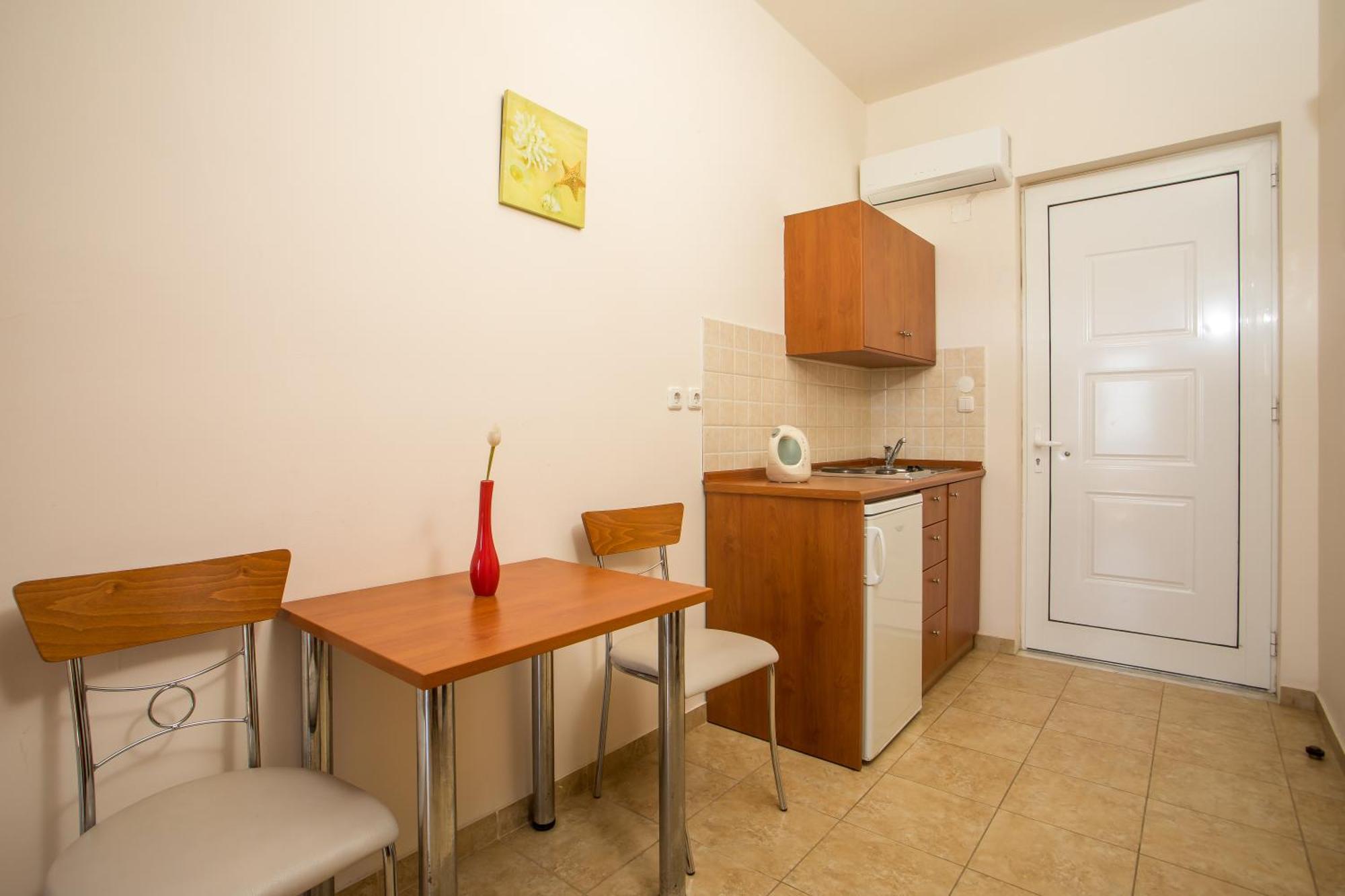 Al Mare Apartments Afantou Bagian luar foto